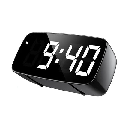 Despertador digital a pilas compacto