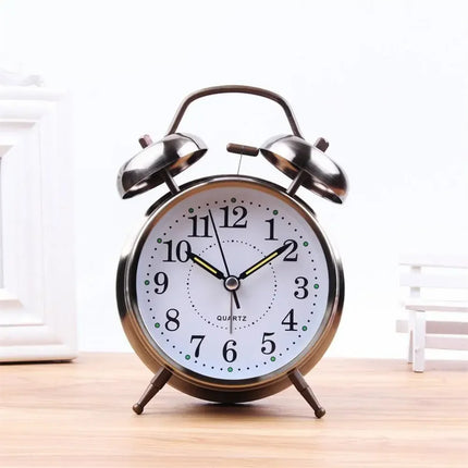 Pequeño despertador vintage con doble campana