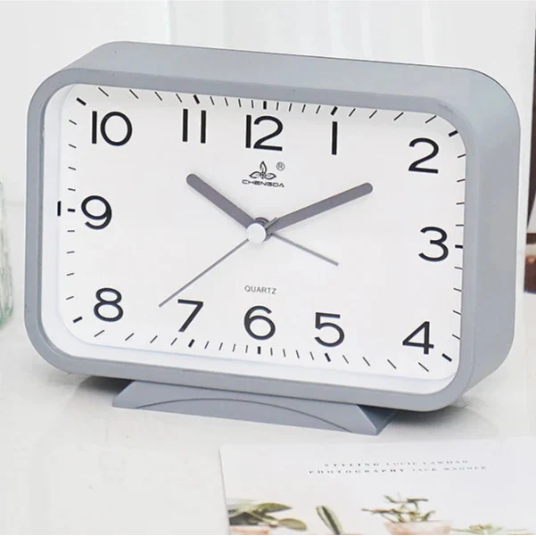 Reloj despertador analógico diseño rectangular