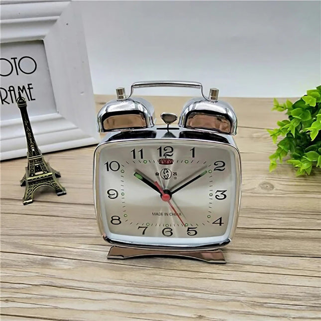 Despertador mecánico cuadrado de estilo antiguo