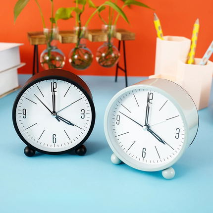 Reloj despertador analógico redondo minimalista
