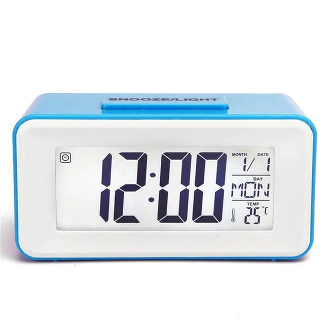 Pequeño despertador digital a pilas