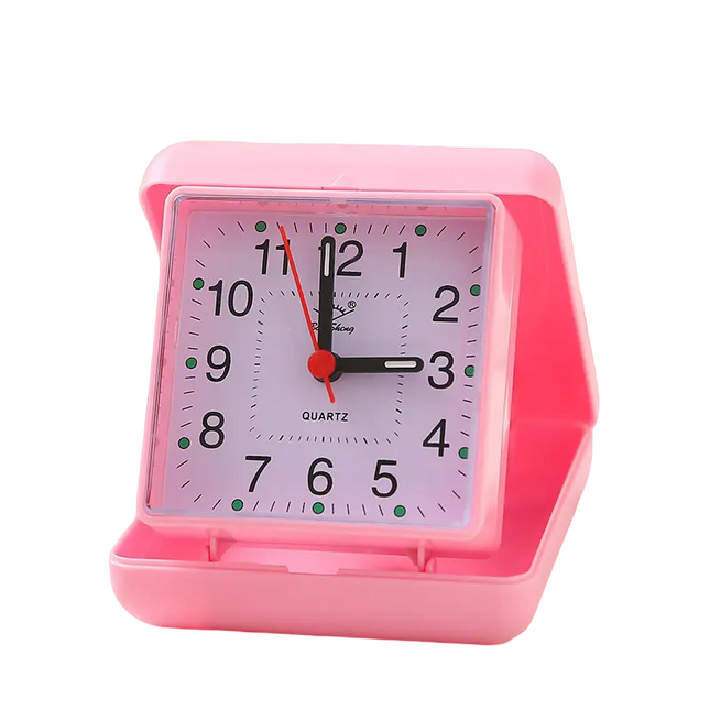 Pequeño despertador de viaje antiguo