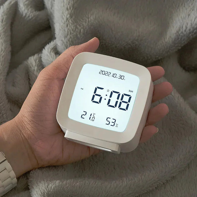 Despertador a pilas con luz nocturna
