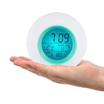 Despertador digital moderno para adolescente