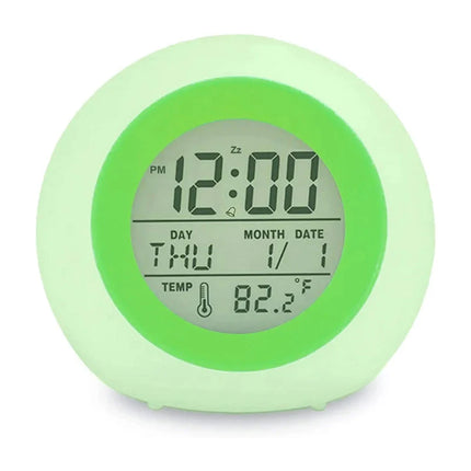 Despertador digital moderno para adolescente