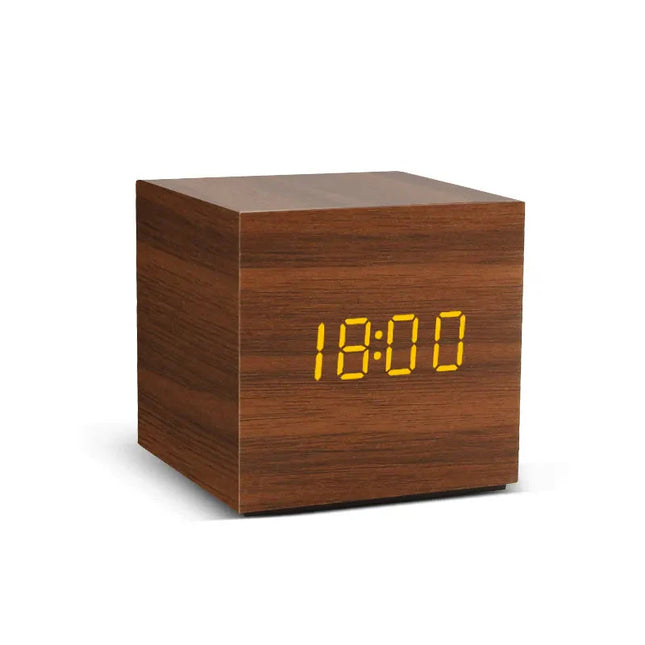 Despertador de madera en forma de cubo