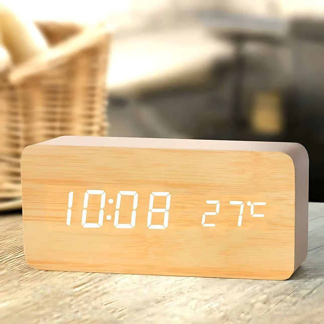 Despertador de madera natural con LED