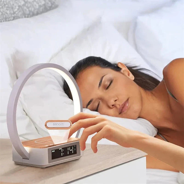 Lámpara con cargador inalámbrico y reloj