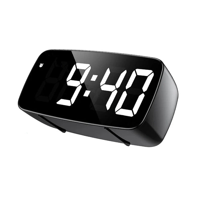 Despertador digital a pilas compacto
