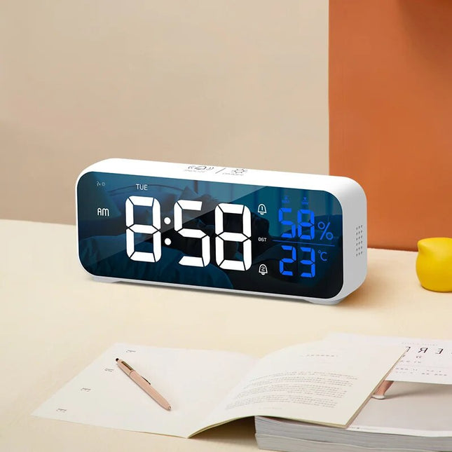 Reloj despertador digital blanco moderno