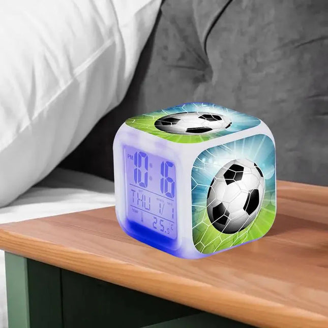 Despertador digital con tema de fútbol