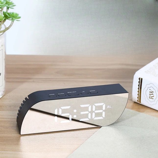 Despertador digital LED de diseño moderno