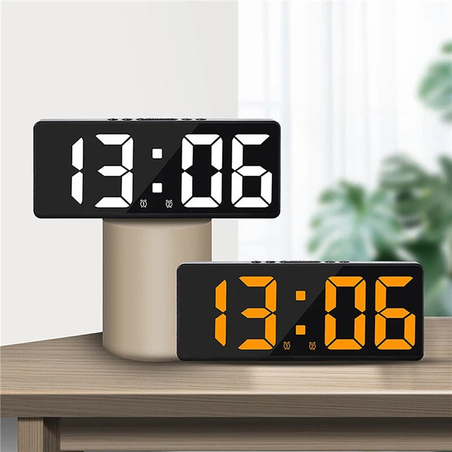 Reloj despertador numérico con LED verde