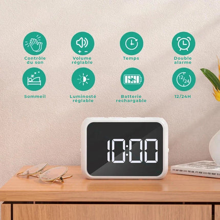 Pequeño despertador digital de viaje