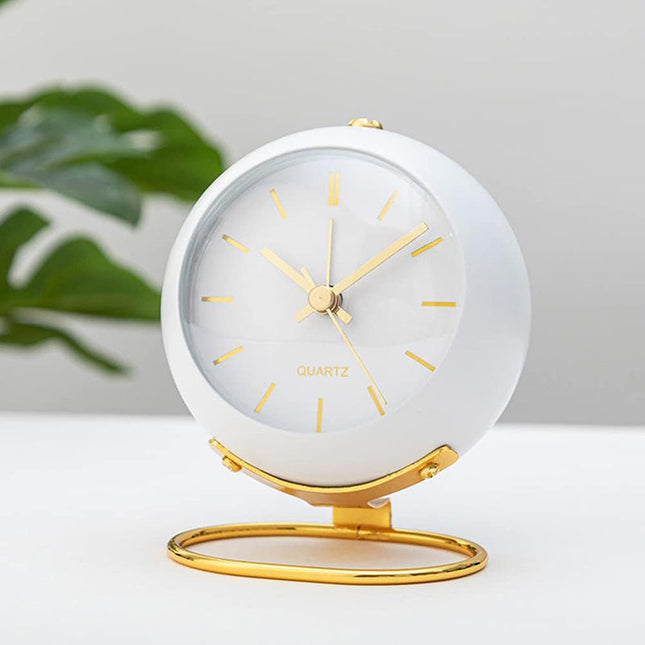 Reloj despertador blanco de estilo vintage