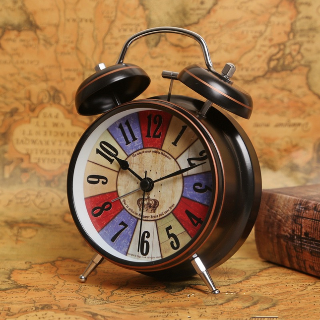 Reloj despertador retro con doble campana