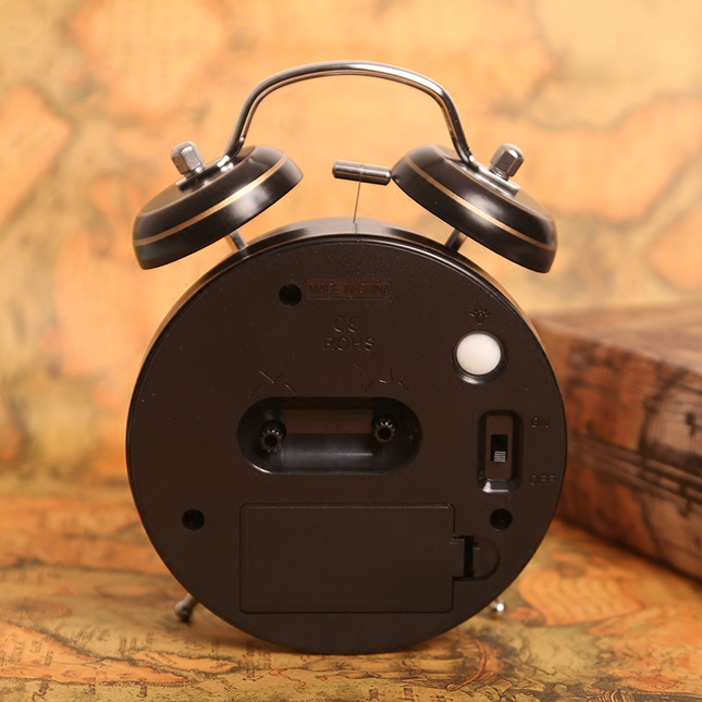 Reloj despertador retro con doble campana