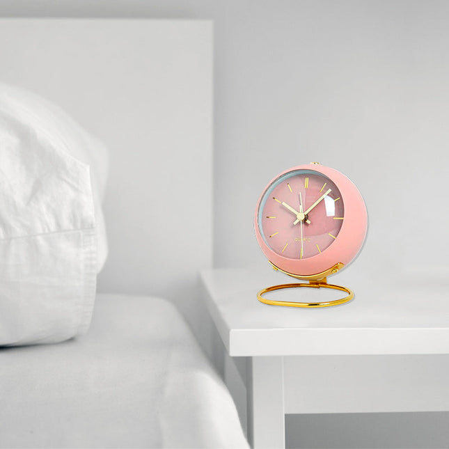 Pequeño despertador vintage de color rosa