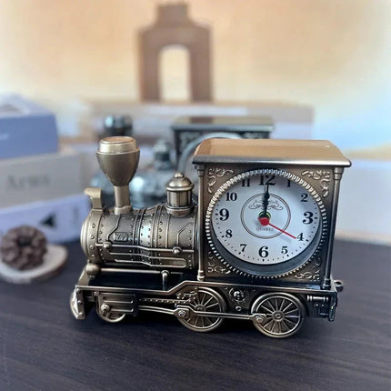 Reloj despertador vintage en forma de tren